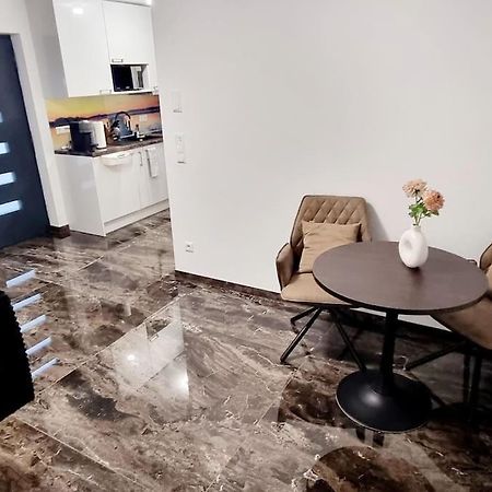 Einliegerwohnung Neu In Vaihingen Enz Horrheim Exterior foto